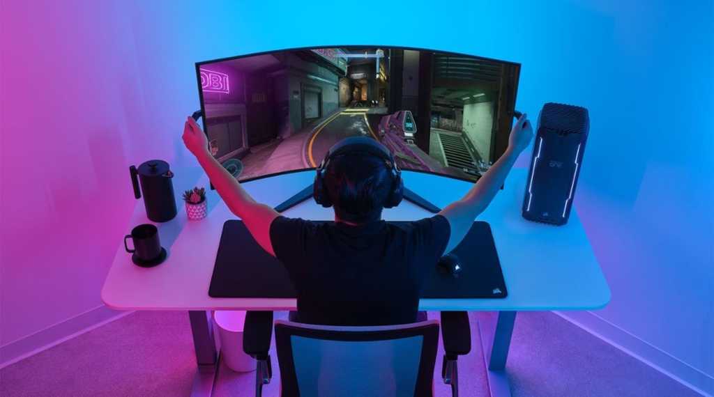 Image: Corsair Xeneon Flex im Test: Immersiver Gaming-Monitor mit biegbarem Display