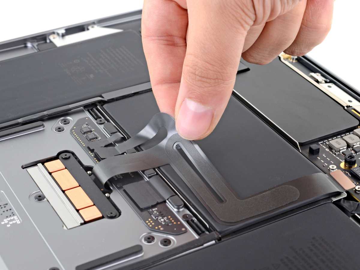 Haruskah Anda mengganti baterai MacBook Anda atau membayar Apple untuk melakukannya?