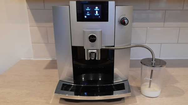 Image: Jura E6 Coffee Machine review: Fast, barista quality espresso