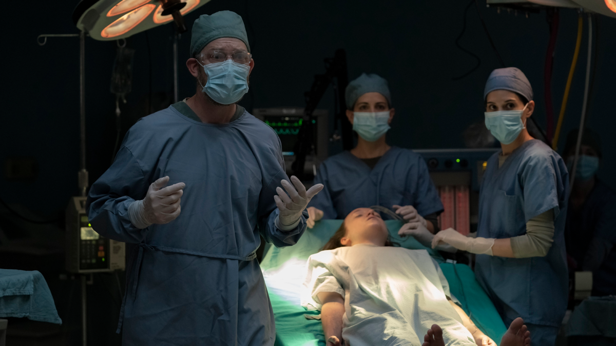 Surgeons operating on Ellie in The Last of Us TV series