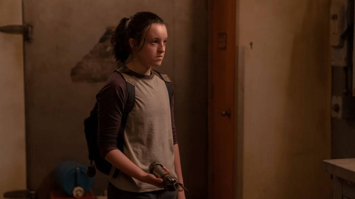 Ellie from The Last of Us TV series standing in a room