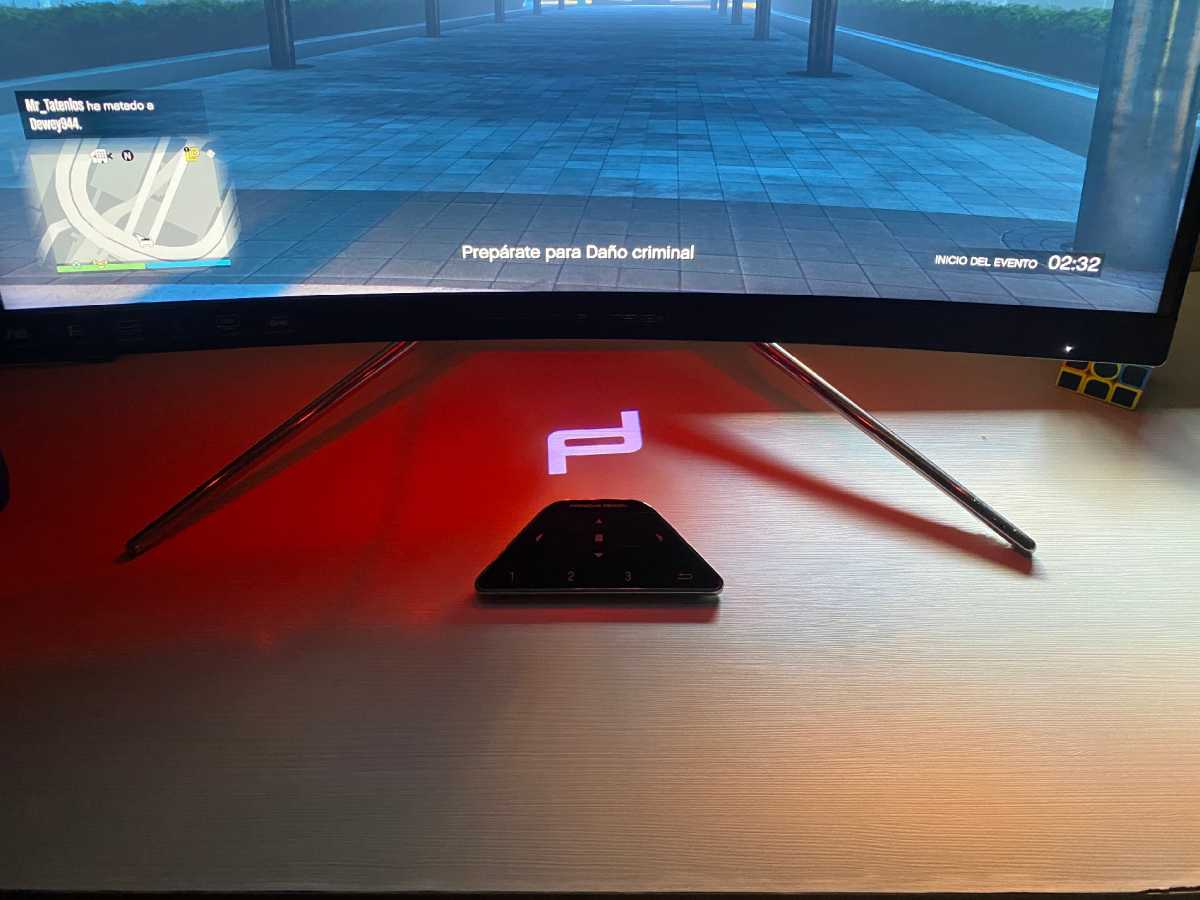 AOC AGON PD27 review mando inalámbrico