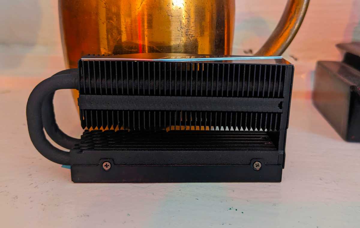 Gigabyte Aorus Gen5 10000 SSD heatsink