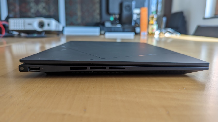 Asus Zenbook 14X OLED Anschlüsse links