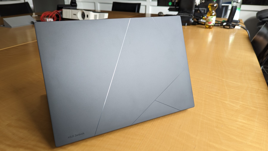 Asus Zenbook 14X OLED_Deckel