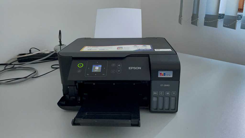 Image: Epson Ecotank ET-2840 im Test: Flotter Drucker mit Tinten-Tanks fÃ¼rs Homeoffice