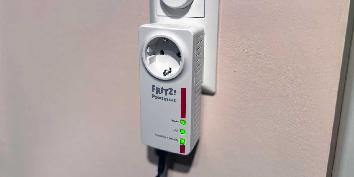 AVM Fritz Powerline 1220E im Betrieb