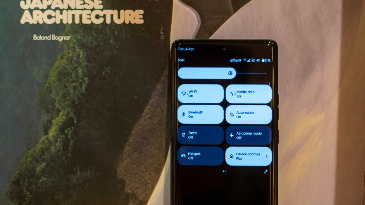 Motorola Edge 40 Pro control centre