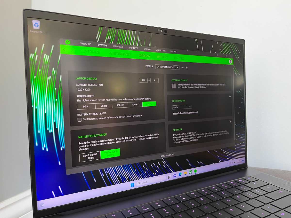 Razer Blade 16 display