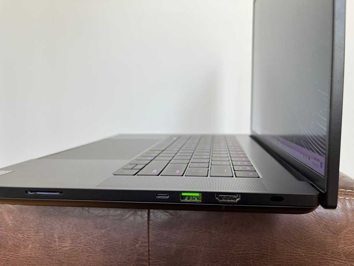 Razer Blade 16 Laptop Review: RTX 4090 & Raptor Lake Gaming Weapon