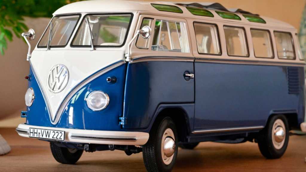 Image: Vor 75 Jahren lief der erste VW Bus vom Band: Die Geschichte des Kult-Transporters