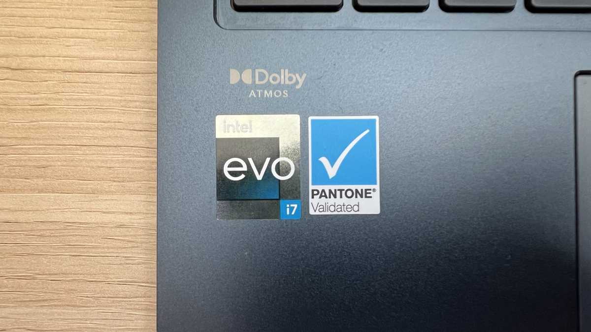 Asus Zenbook 14 Flip OLED (2023) - Intel Evo and Pantone Validated stickers