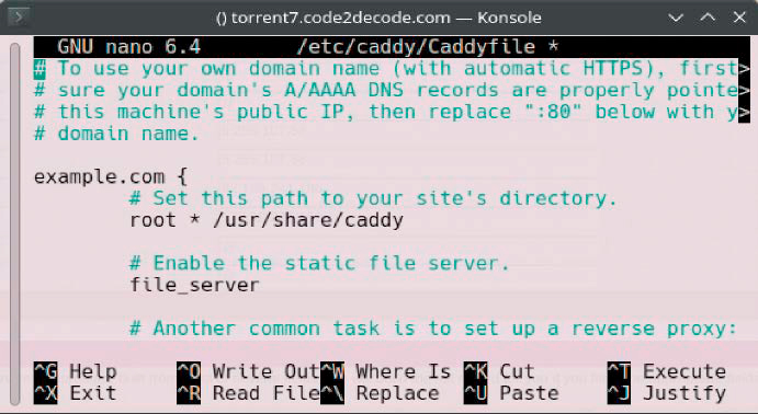 Minimale Konfiguration: Mit diesen wenigen Angaben funktioniert eine statische Webseite schon, hier mit „example. com“, für die Caddy TLS-Zertifikate von Let’s Encrypt einrichtet.
