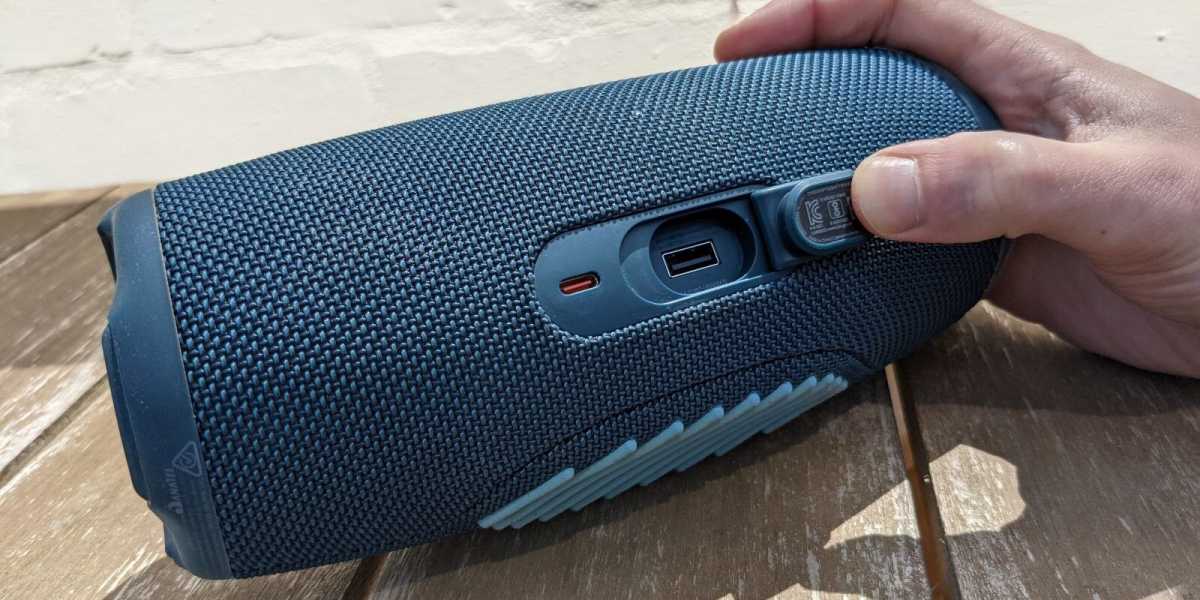 JBL Charge 5