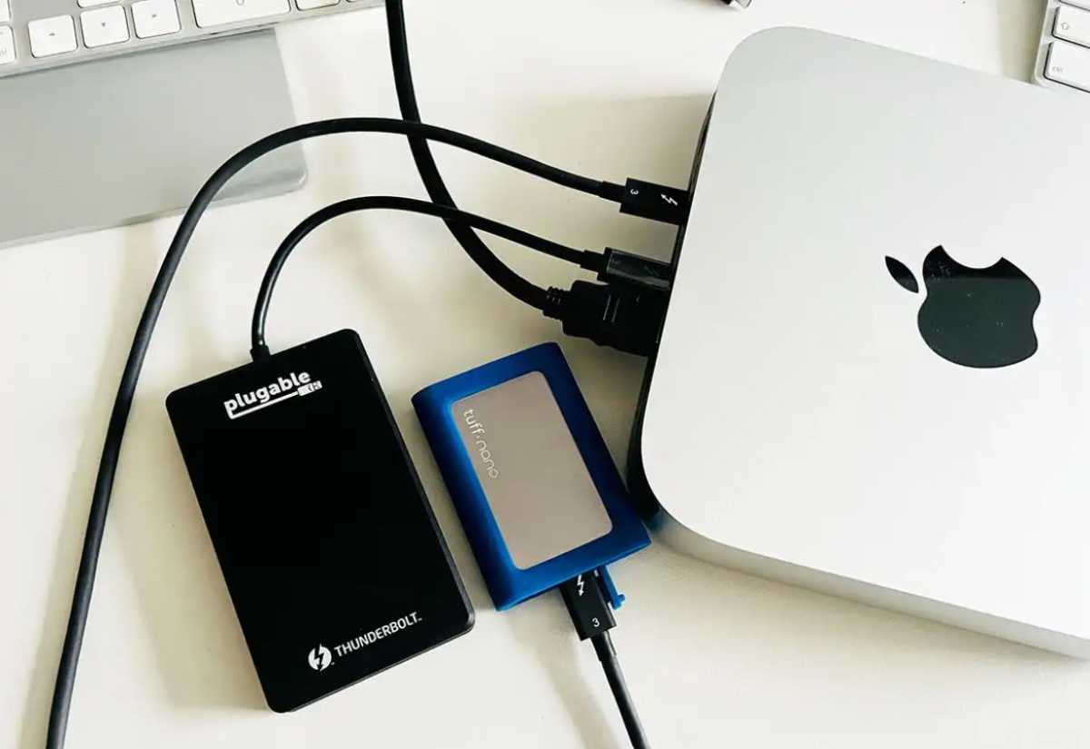 Soporte y concentrador SATECHI con ranura para SSD para el Apple