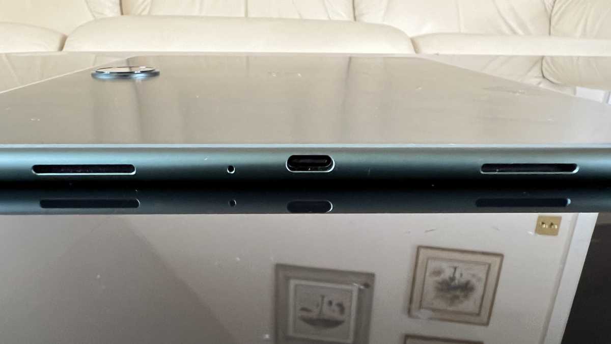 OnePlus Pad - bottom