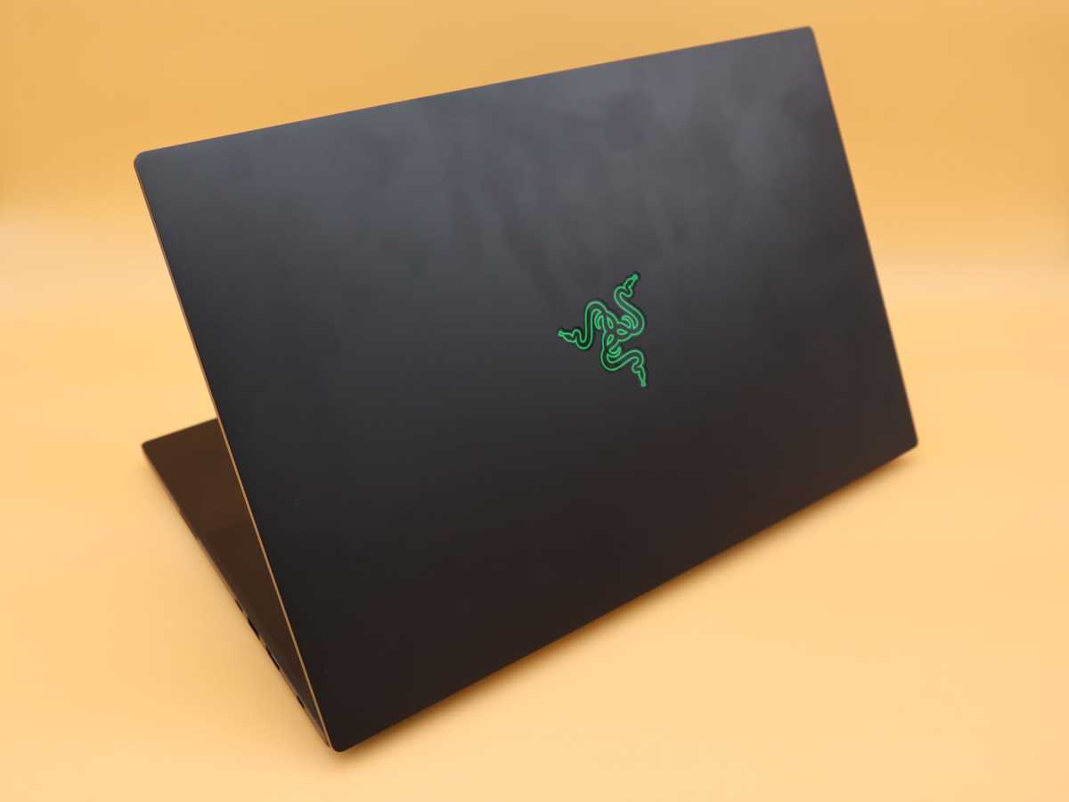 Razer Blade 15 OLED back