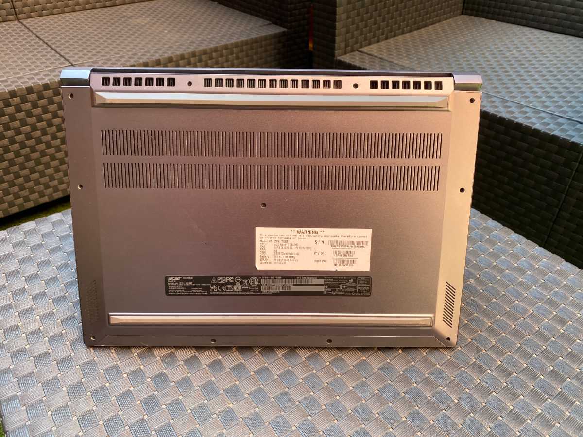 Acer Swift X 16 refrigeración