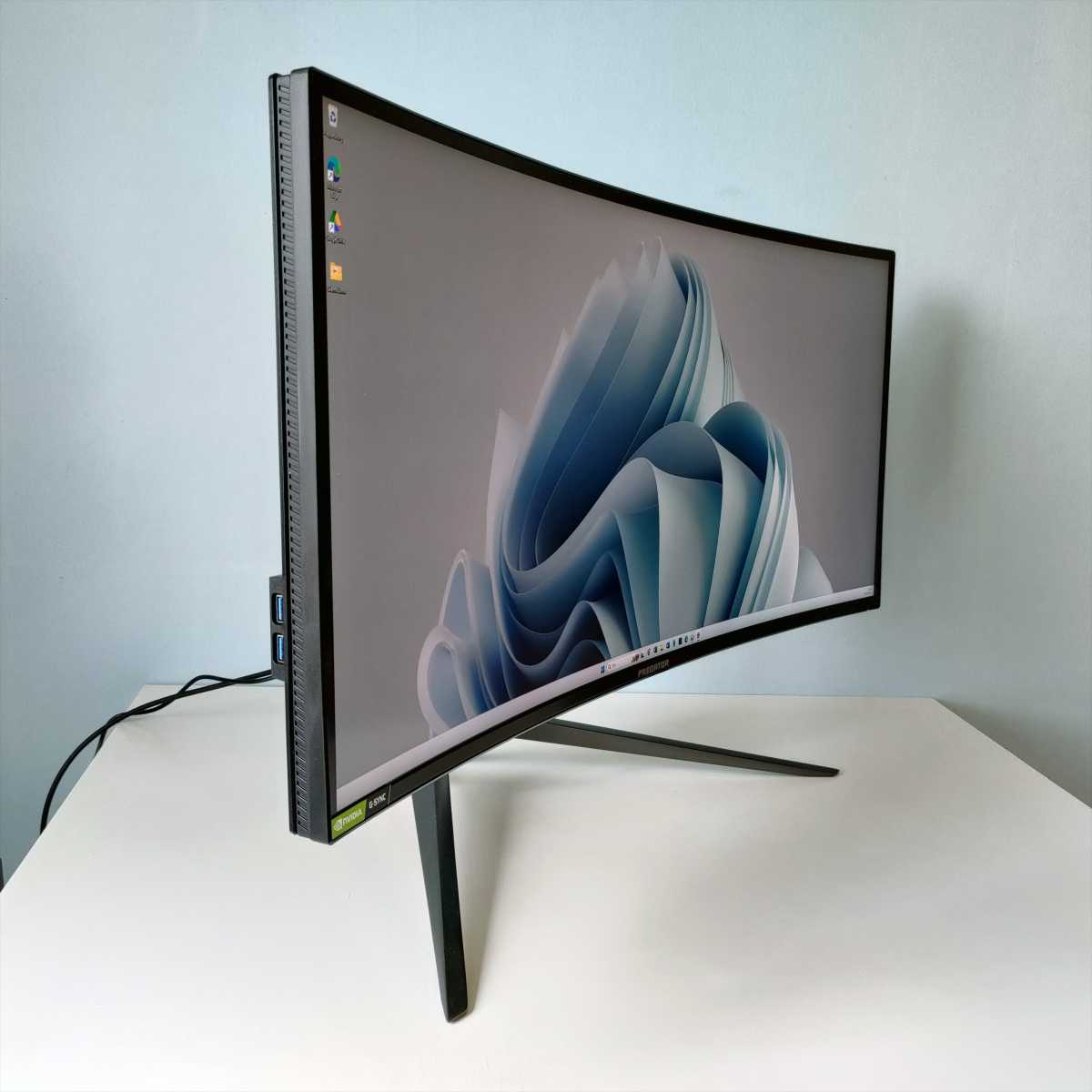 Acer Predator X34GS från sidan