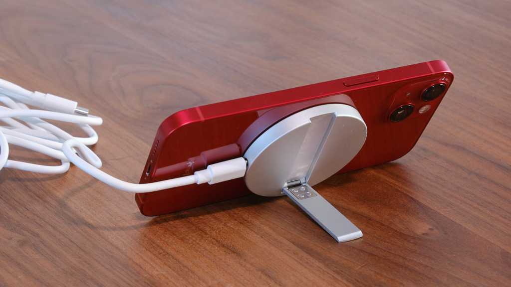 Image: ESR Halolock im Test â Minimalistische Kombi aus StÃ¤nder und LadegerÃ¤t fÃ¼rs iPhone