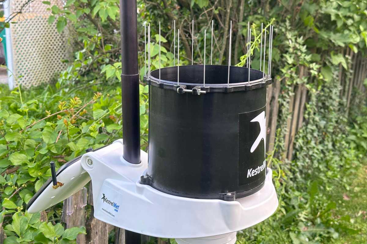 KestrelMet 6000 rain gauge with bird spikes