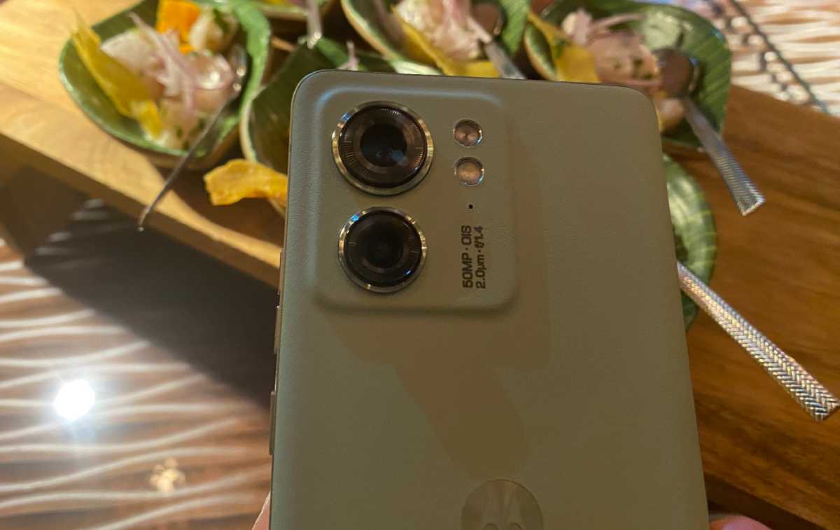 Motorola Edge 40 verde vegano