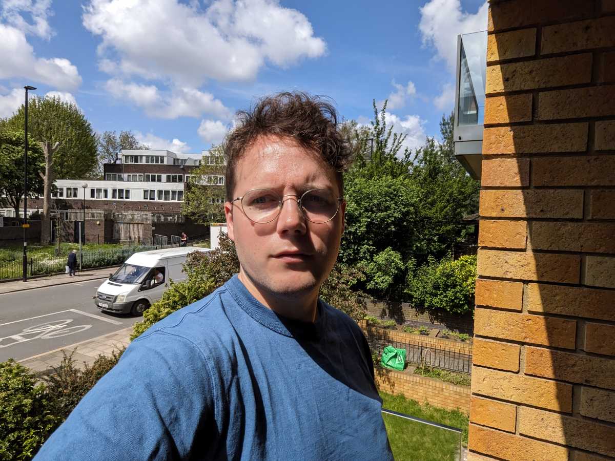Google Pixel 7a ultrawide selfie camera sample