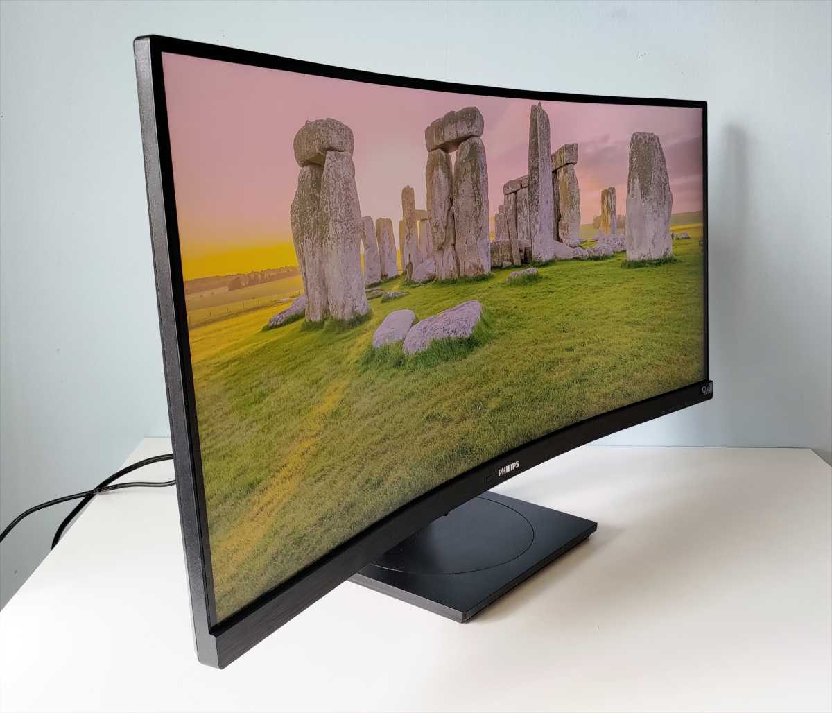 Philips 34B1U5600CH snett från sidan