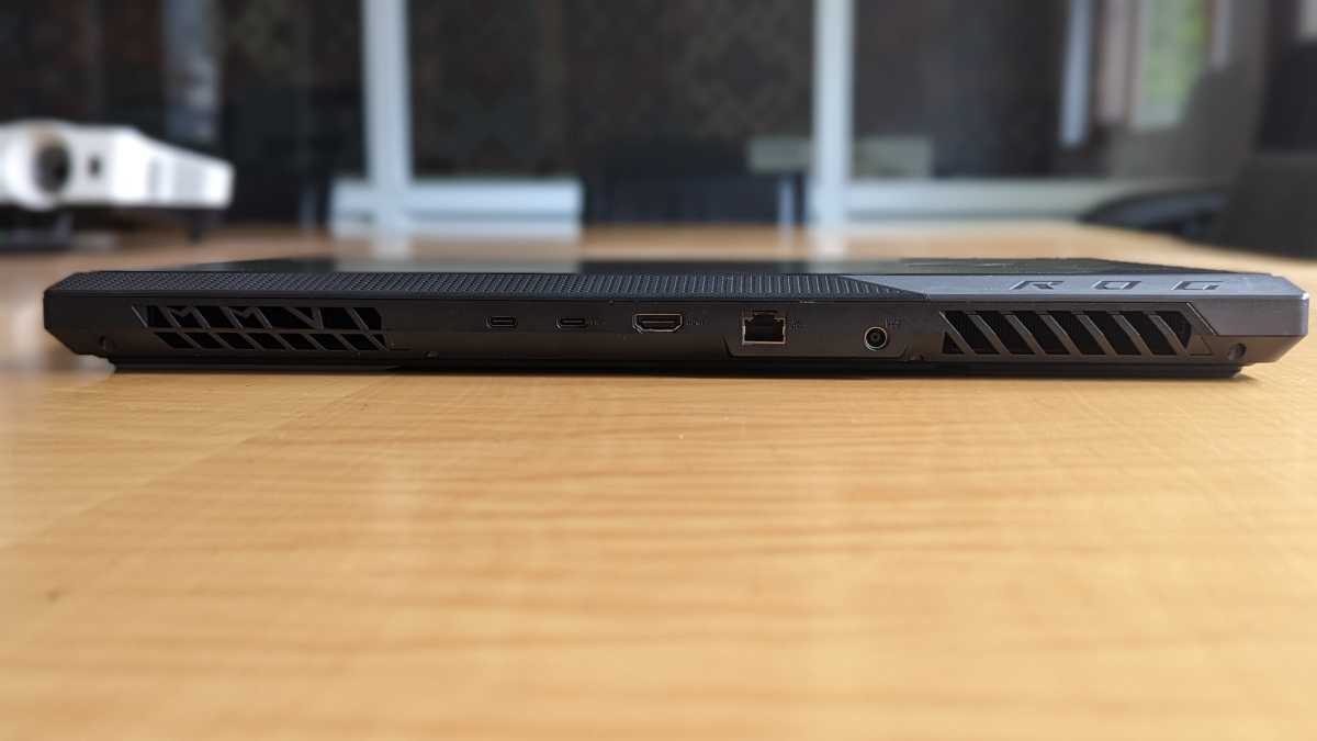 Spiele-Notebook Asus ROG Strix Scar 17_Anschlüsse hinten