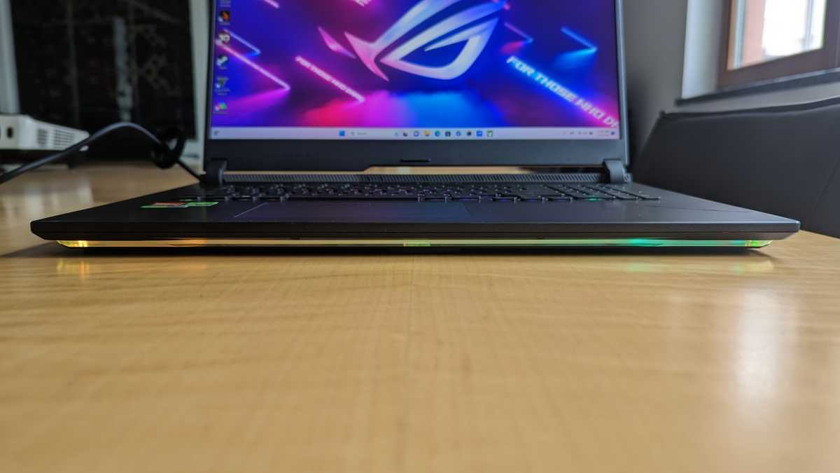 Spiele-Notebook Asus ROG Strix Scar 17_Leuchtleiste
