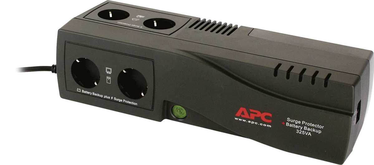 Bei einem Stromausfall schalten einfache Photovoltaik-Anlagen ab. USV-Geräte liefern Strom für ein paar Minuten weiter, das reicht zum Datensichern am PC oder der NAS aus.