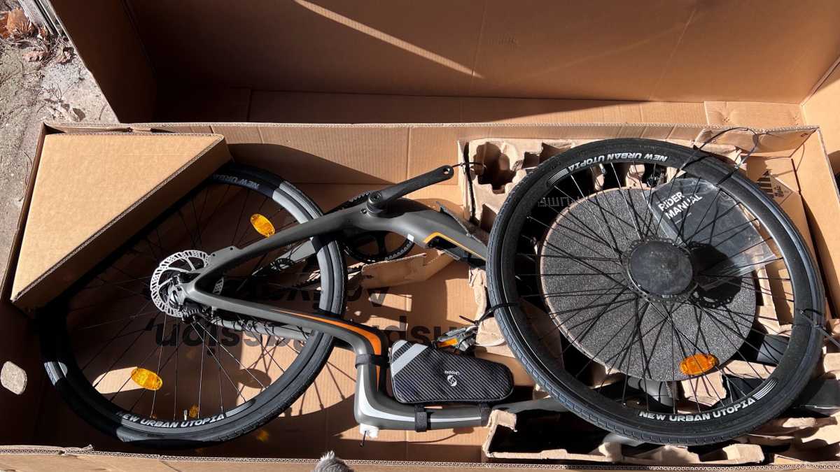 Urtopia Carbon 1 electric bike assembly