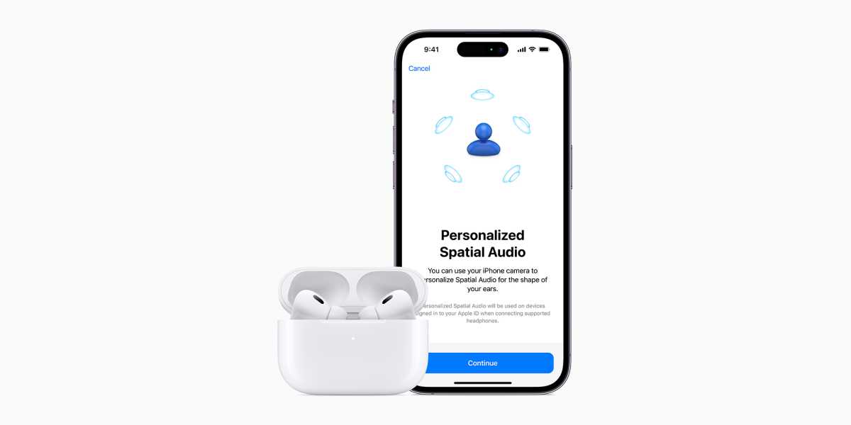 Airpods Pro 2 im Case neben einem iPhone 14 Pro