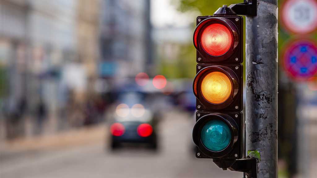 Image: Pilotprojekt: Diese Ampel steht fÃ¼r Raser immer auf Rot