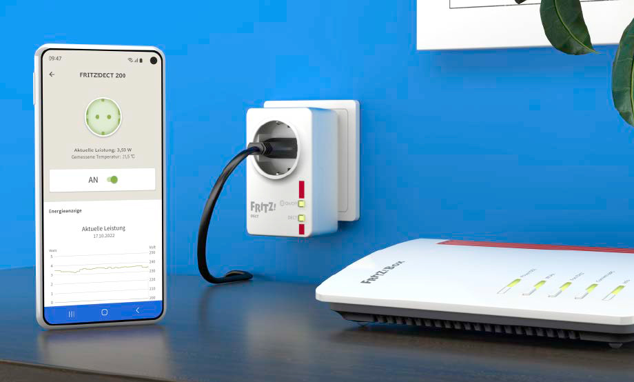 AVM lässt seine Smart-Home-Komponenten über das zuverlässige und sichere Protokoll DECT ULE mit der Fritzbox kommunizieren. Per Smartphone-App können Sie die Geräte komfortabel steuern und regeln.