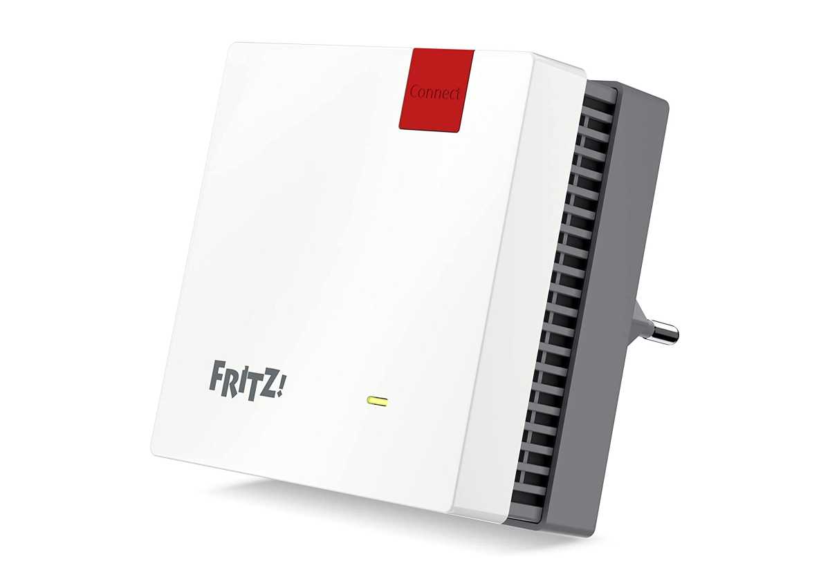 Der Fritz-Repeater 1200 AX lässt sich aufgrund eines LAN-Ports auch als Access Point einsetzen. Er stammt wie die Fritzboxen von AVM und arbeitet deshalb besonders gut mit diesen Routermodellen zusammen.