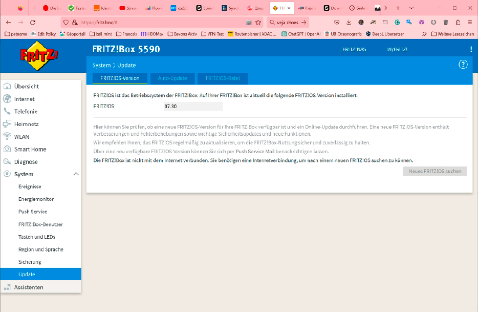 Damit sich die Einstellungen übertragen lassen, prüfen Sie als Erstes, ob die Firmware-Version der neuen Fritzbox wirklich neuer ist als die der alten. Sie finden die Angabe unter „System –› Update –› FritzOS-Version“.