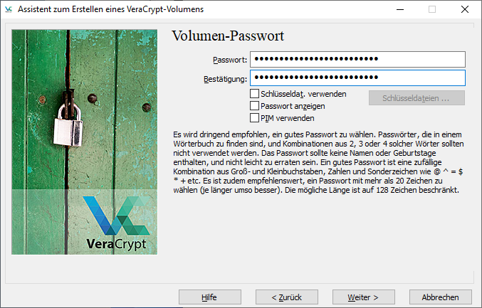 Passwort festlegen: Vergeben Sie in Veracrypt ein möglichst langes und komplexes Passwort. Einfache Passwörter lassen sich durch Ausprobieren herausfinden.