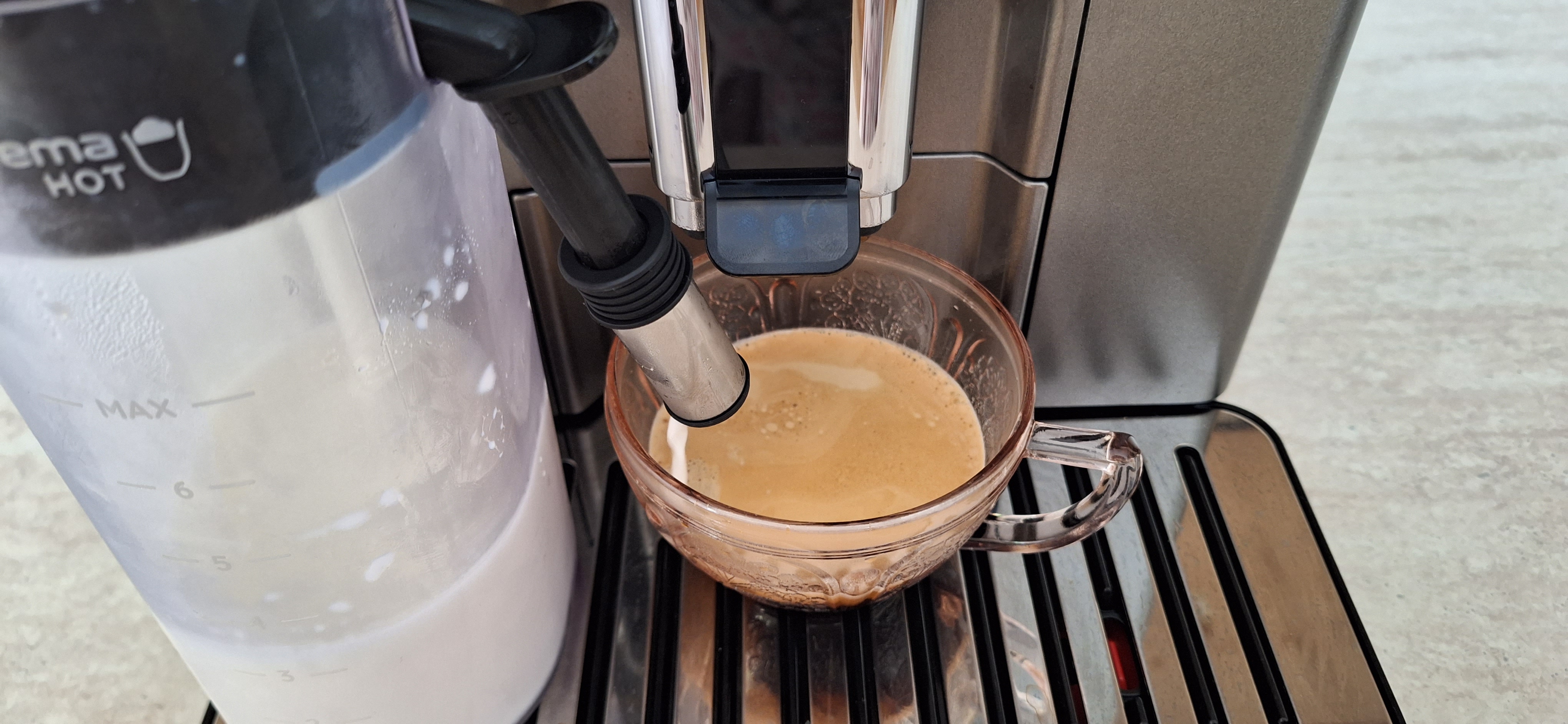 De'Longhi Eletta Explore Bean To Cup Review: A Pleasure To Use - Tech ...