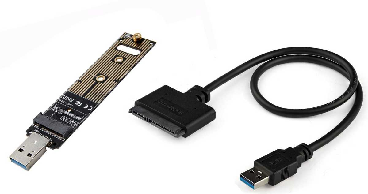 USB-Adapter für M.2- Flashspeicher (links) oder für SATA-Datenträger (rechts) machen das direkte Kopieren des kompletten Festplatteninhalts auch am Notebook möglich.
