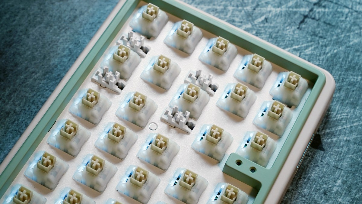 Varmilo Minilo VXB67 hero Jasmine switches