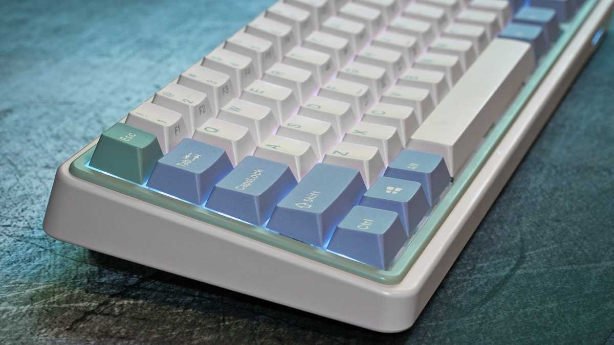 Varmilo Minilo VXB67 from the side