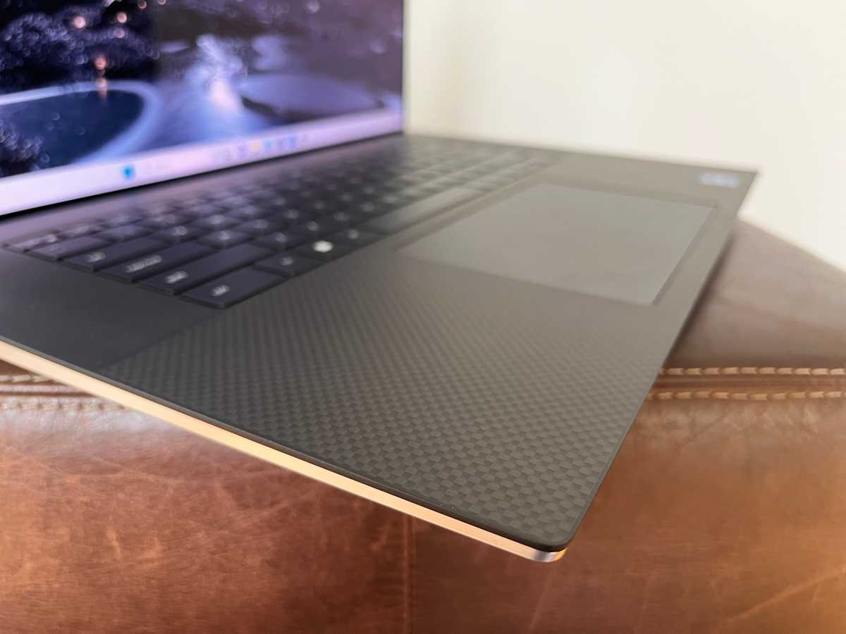 戴尔 XPS 17 碳纤维