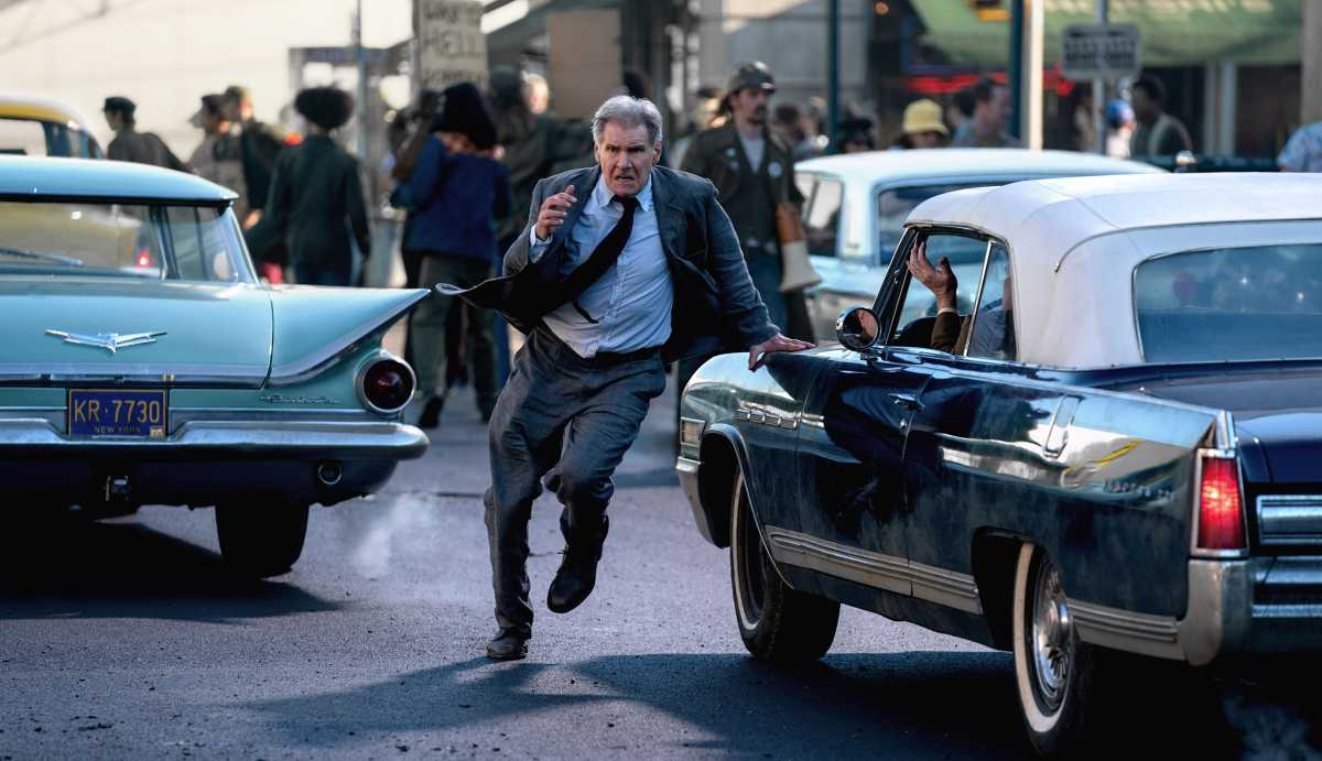 James Mangold baut viele charmante Szenen ein, die die Atmosphäre einige der größten Harrison-Ford-Filme einfangen. Speziell diese Szene erinnert an Clear & Present Danger und seine ikonische Rolle als Jack Ryan.