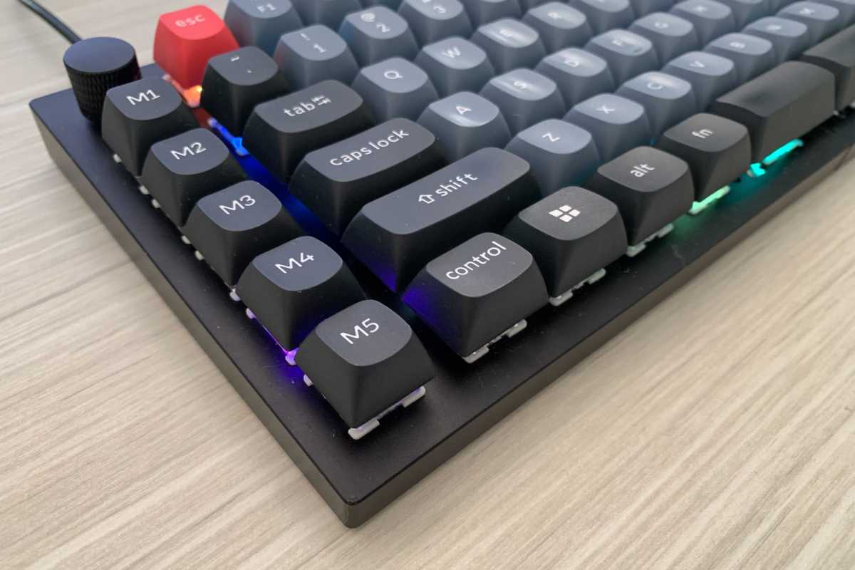 Gaming keyboard with macro keys (Keychron Q11 QMK)