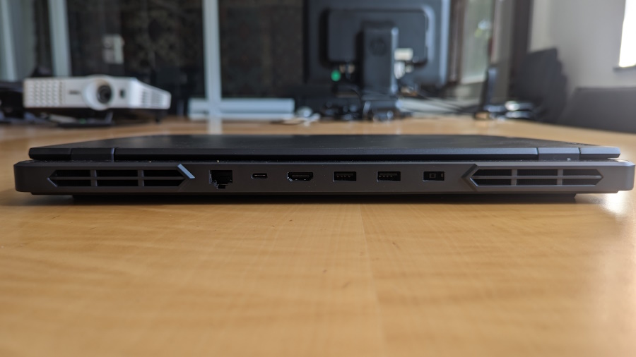 Lenovo Legion Pro 5i_Anschlüsse Rückseite