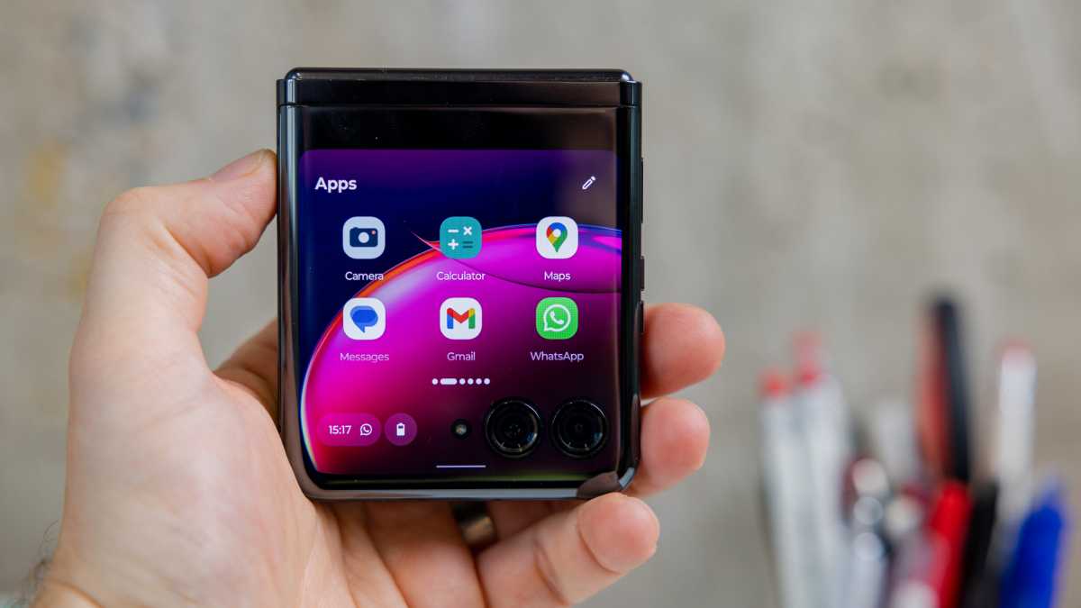 Motorola Razr 40 Ultra Review: Razr Sharp - Tech Advisor