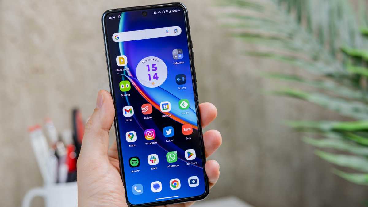 Motorola Razr 40 Ultra review: Lab tests - display, battery life, charging  speed, speakers