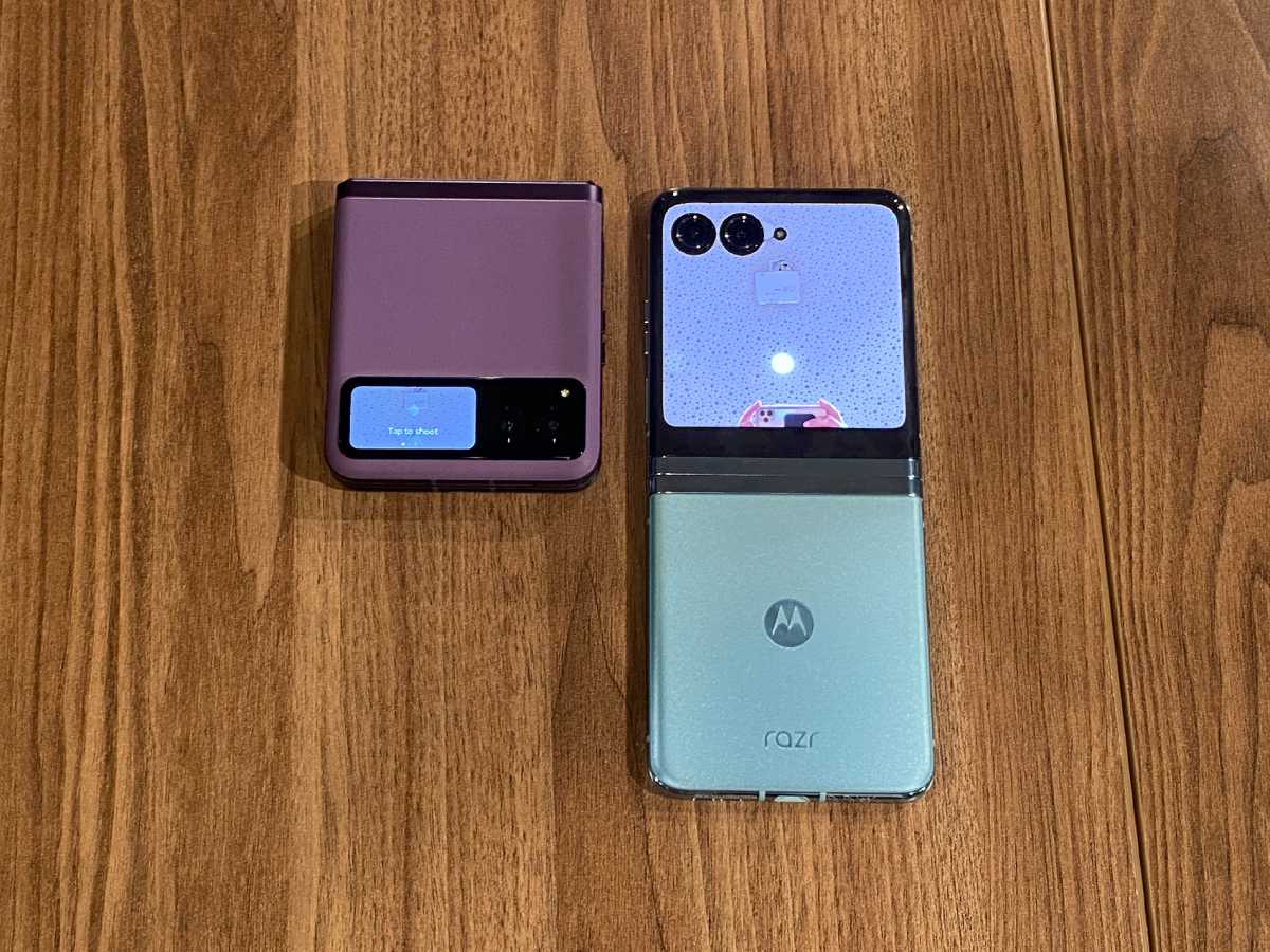 Motorola Razr 40 y 40 Ultra sobre una mesa