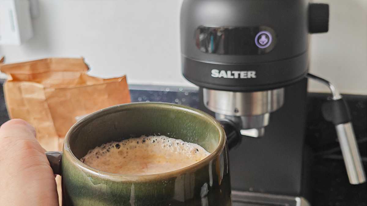 Salter Espirista Kaffeemaschine mit Mokka und Kaffeebohnen